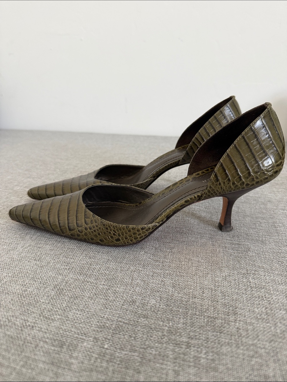 Ann Taylor Olive Croc-Embossed kitten heels - Picture 2 of 7